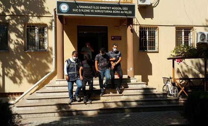 Cezaevinden çıktılar 4 buçuk kilo uyuşturucuyla yakalandılar