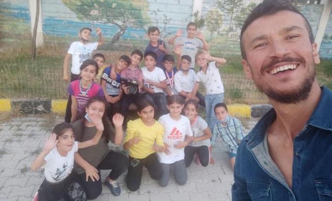 Fenomen öğretmenden, öğrencilerine duygusal veda