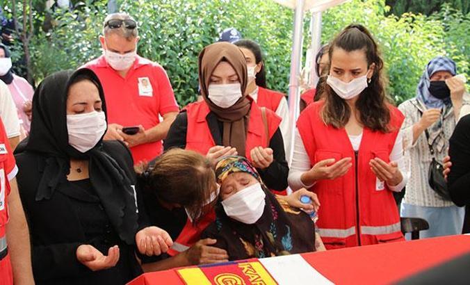 Şehit annesi, 'Yakışıklı oğlum' diyerek gözyaşı döktü