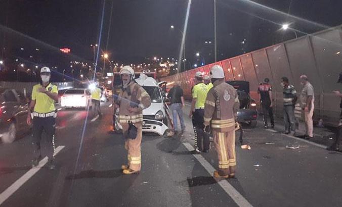 Haliç Köprüsü'nde kamyon otomobile arkadan çarptı: 1 yaralı