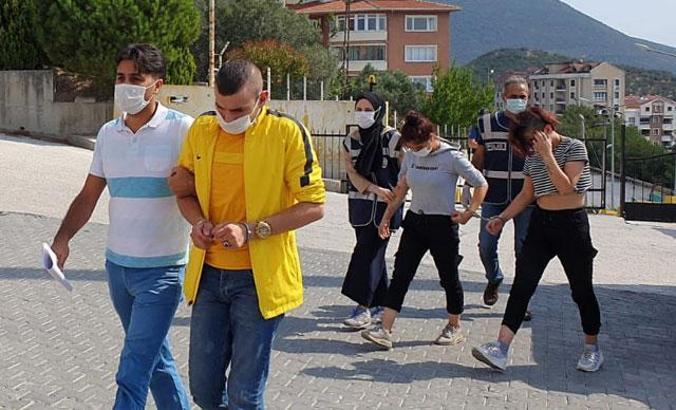 Otel odasında 'fuhuş' tuzağı kurup gasp yapan 5 kişi tutuklandı