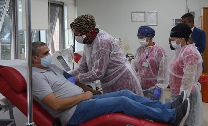 Eskişehir’de immün plazma bağışı ilanlarını görenler kan merkezine koştu