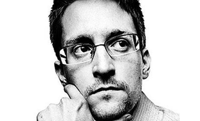 ABD’de CIA belgelerini sızdıran Snowden 5 milyon dolar ödeyecek