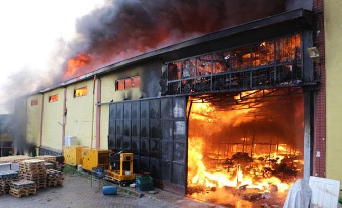 Tokat'ta AVM'de yangın