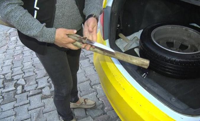 İstanbul merkezli 3 ilde ruhsatsız taksi duraklarına baskın; 18 gözaltı