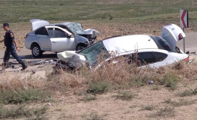 Adana'da iki otomobil kafa kafaya çarpıştı: 3 ölü, 1 yaralı
