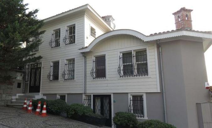 Can Dündar'ın el konulma kararı verilen Çengelköy'deki evi görüntülendi