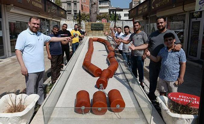 Guinness adayı 1 tonluk tespihi, külliyeye hediye etmek istiyor