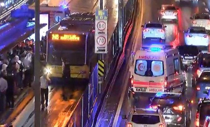 Merter'de metrobüs kazası