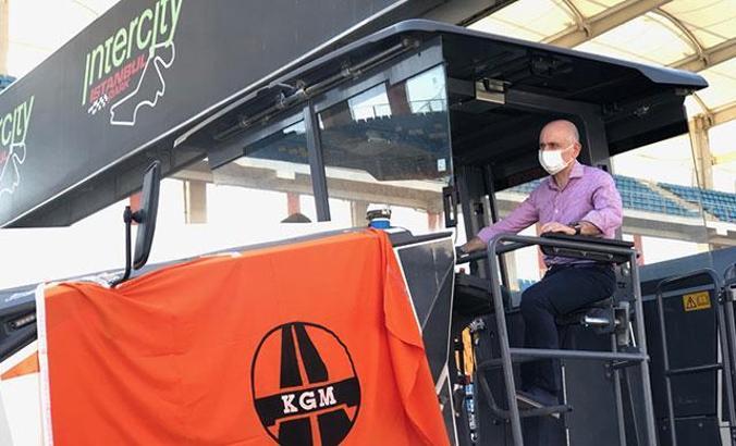 Bakan Karaismailoğlu, F1 pisti asfalt yenileme çalışmaları için start verdi