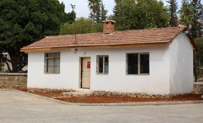 Belediye, Türkan Şoray'ın filminden esinlenerek 'gecekondu' inşa etti