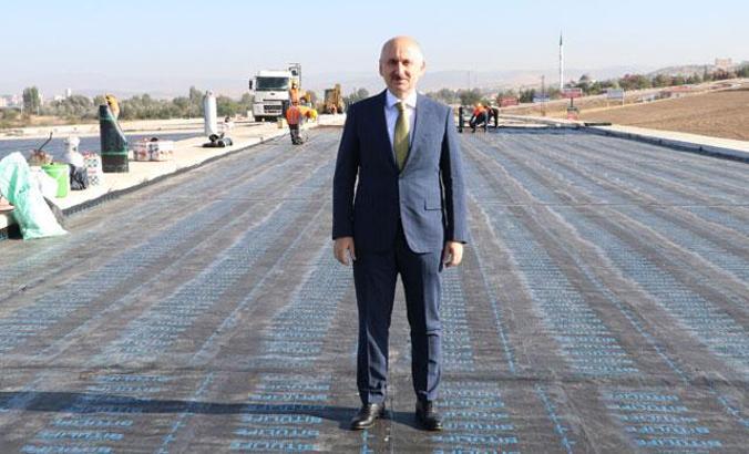 Bakan Karaismailoğlu: Dünyanın örnek aldığı projeler yapıyoruz