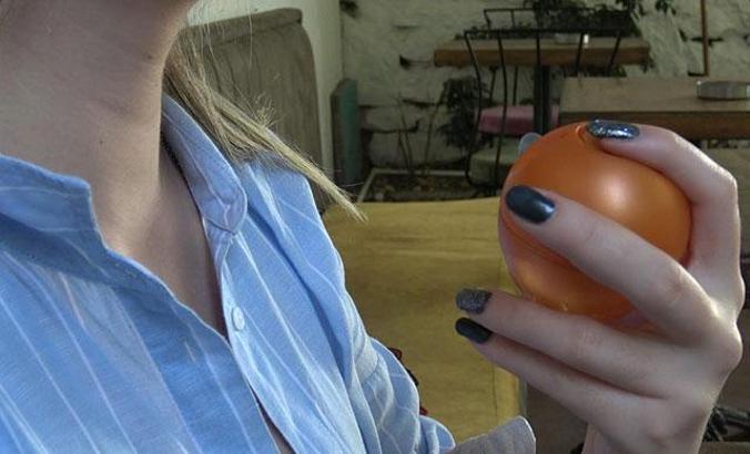 'Sahte parfüm kıyafetlere bile zarar veriyor'