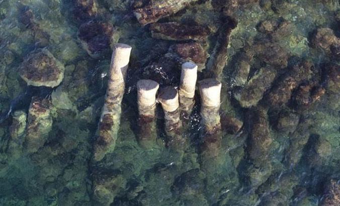 Denizdeki 2 bin yıllık granit sütunlar ilgi görüyor