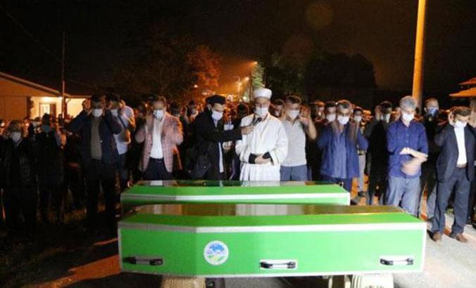 Evde çakmakla oynayan 2 kardeş, yangında öldü