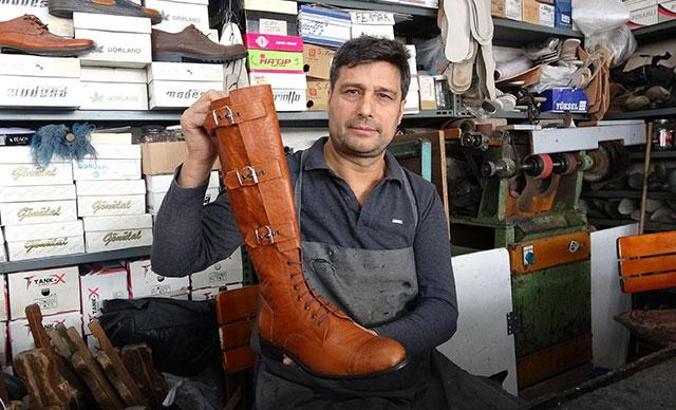 Atatürk'ün de giydiği 1 asırlık çizmenin benzerini yaptı