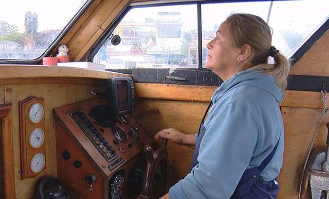 İstanbul'un 'kayıtsız' kadın balıkçıları