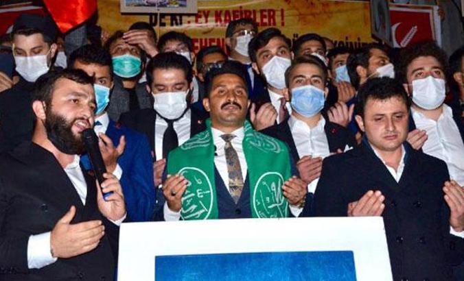 Sultan 2'inci Abdülhamid Türbesi önünde Macron'u protesto