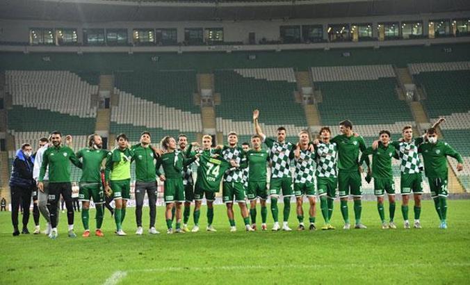 Bursaspor gençleriyle sahada