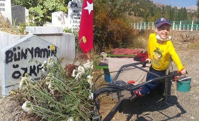 Kaldırımda yürürken, oğlunun ve eşinin öldüğü kazadan yaralı kurtulan anne: Bu kaza değil, cinayet