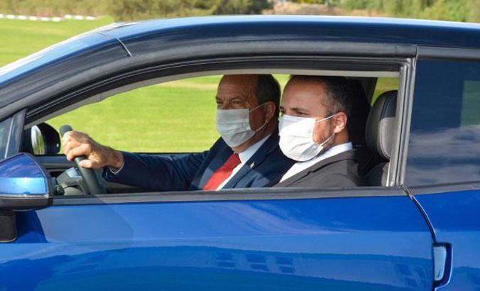 Cumhurbaşkanı Tatar KKTC’nin yerli otomobili GÜNSEL B9'i test etti