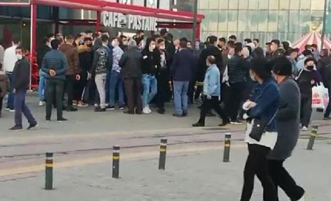 Sosyal mesafeyi unutup, 'Bul karayı al parayı' oyununa daldılar