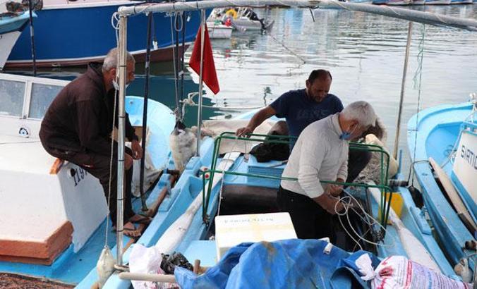 Seferihisar'da tsunami korkusu nedeniyle balıkçılar, denize açılmıyor