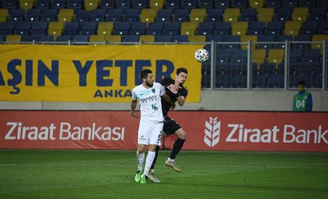 Batuhan Yayıkcı rakip forvetlere geçit vermiyor