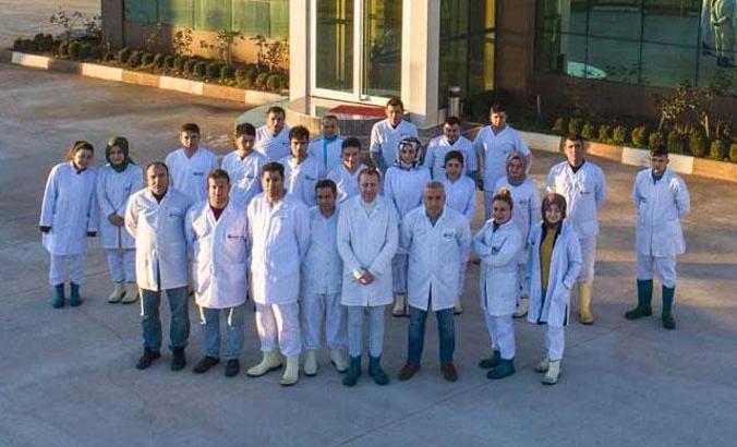 Elindeki sütü satamayınca fabrika açtı