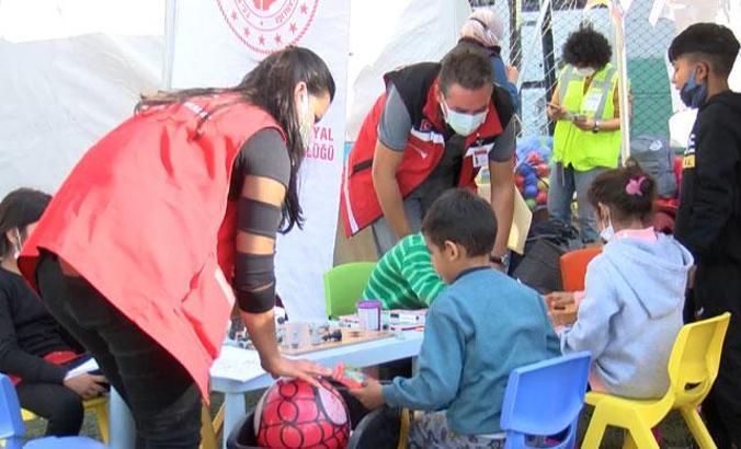 Psikososyal destek hizmetleri, İzmir'de çalışmalarını sürdürüyor