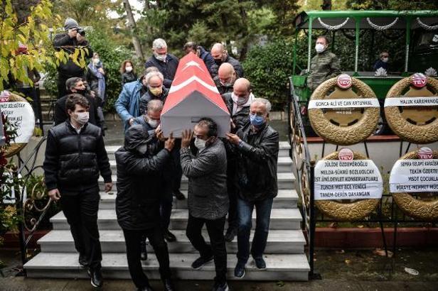 Timur Selçuk son yolculuğuna uğurlandı