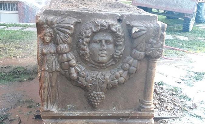 Aydın'da 2 bin 500 yıllık lahitler temizlenince görenler hayran kaldı