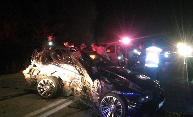 Ağlasun’da otomobiller çarpıştı: 2’si kardeş 3 ölü, 2 yaralı