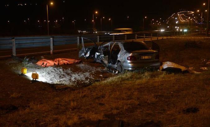 Ankara'da otomobil bariyere çarptı: 2 ölü, 5 yaralı