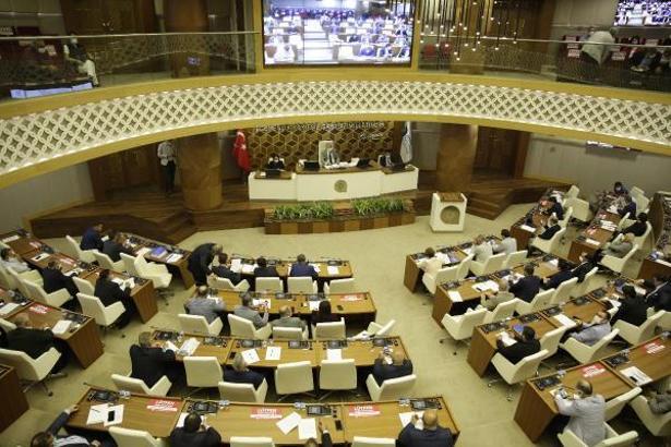 Antalya Büyükşehir'de yetki krizi