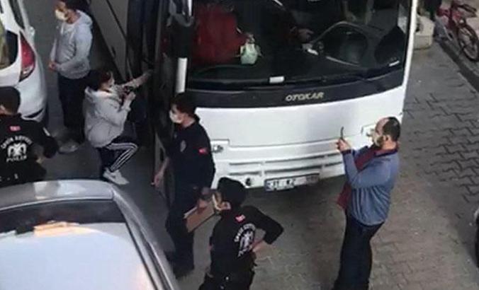 İskenderun'da masaj salonlarına polis baskını; 19'u yabancı 22 kadın gözaltında