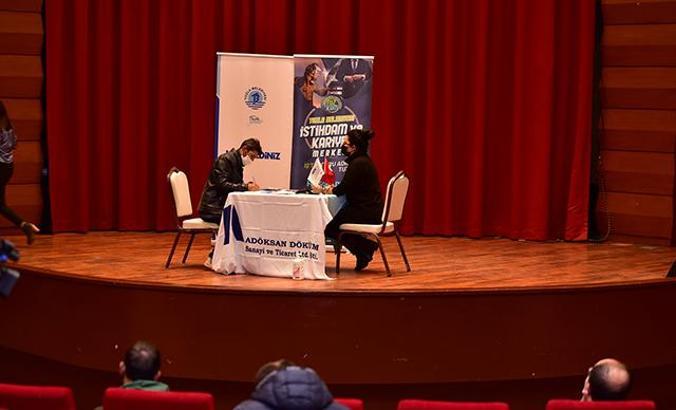 Tuzla Belediyesi Kariyer Merkezi iş arayanlara umut oluyor