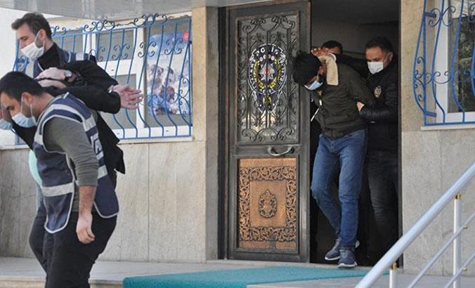 Vatandaşlardan tehdit ve şantajla para toplayan 3 kişiye gözaltı