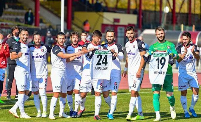Uşakspor'dan Noyan ve Abdullah'a hediye