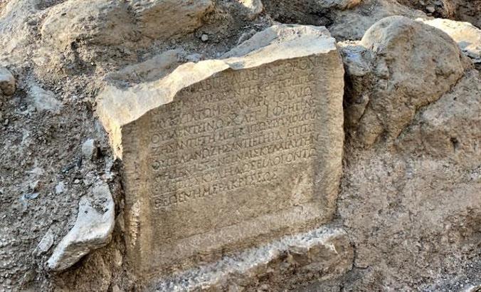 İznik'te Roma dönemine ait mezar taşı keşfedildi