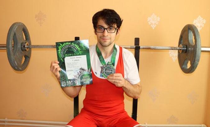 Hataylı halterci Osman Kalçın, Rusya’dan üç dünya rekoru ile döndü