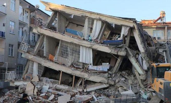 Elazığ'daki depremde yıkılan Dilek Apartmanı soruşturmasında sanıklar birbirlerini suçladı