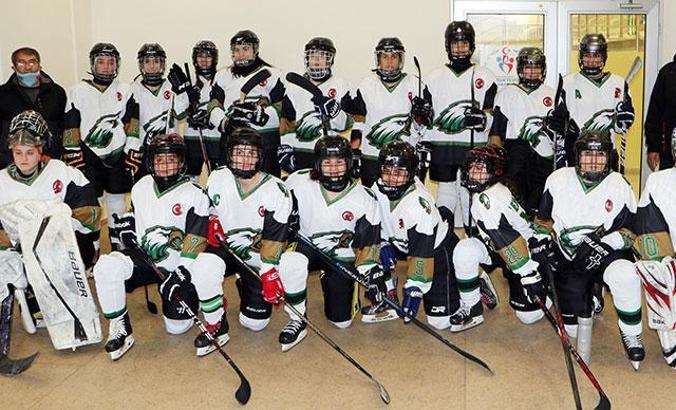 Buzun perileri öğretmen oluyor