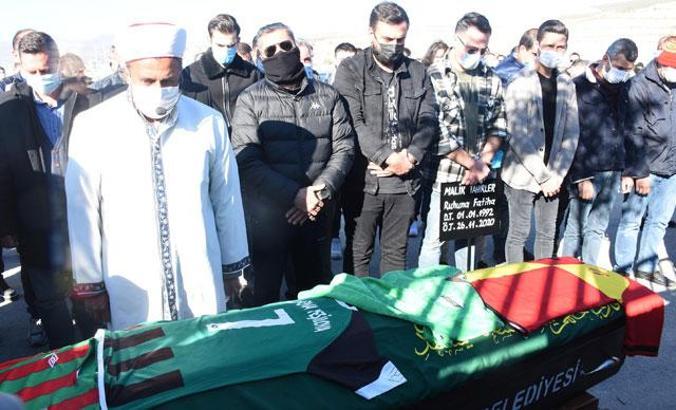 İzmir depremi sonrası 28 günlük yaşam savaşını kaybeden futbolcuya acı veda