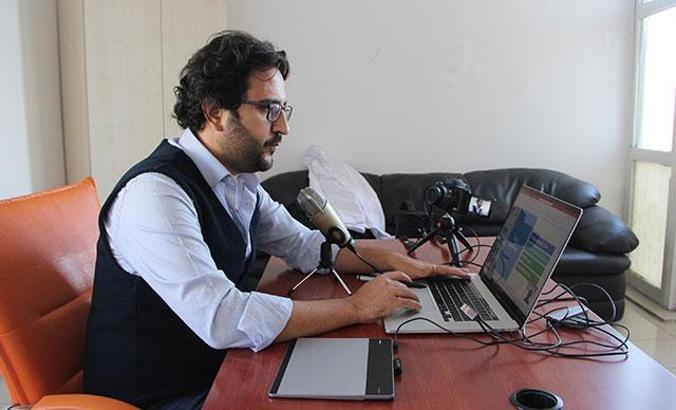 Gündüz doktor, akşam sosyal medyada öğretmen