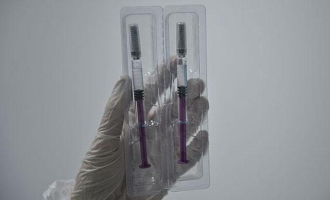 Aşı gönüllüsü profesör: Covid-19 geçirmedim, aşı beni koruyor