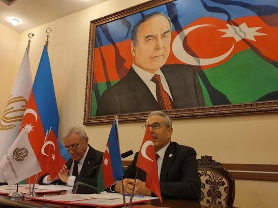 Türk üniversitesinden yetkililer Gence Devlet Üniversitesi temsilcileriyle bir araya geldi