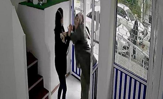 Aile sağlık merkezine maskesiz gelen kadından kendisini uyaran doktora hakaret ve saldırı