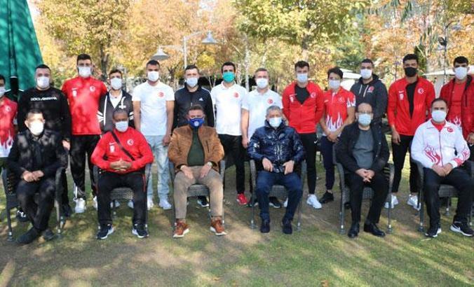 Olimpik Erkek Boks Milli Takımı, Özbekistan yolcusu