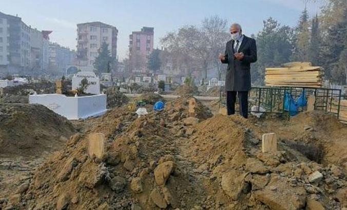 4 yakını koronadan ölen okul müdürü: Kimse sadece yaşlılar gidiyor diye rahat olmasın